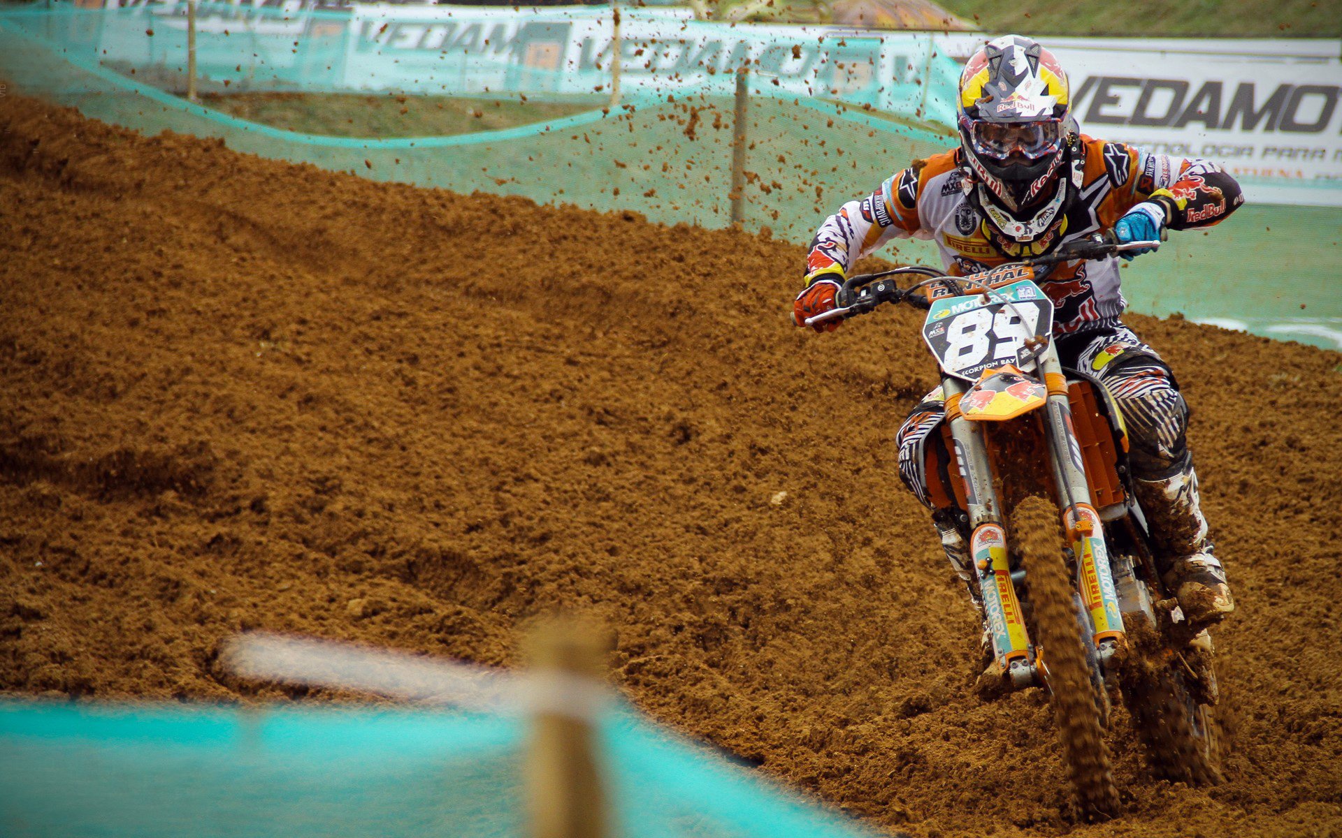 跨界主宰，当约基奇在F1赛道接管比赛，骑士已强行终结森林狼传奇